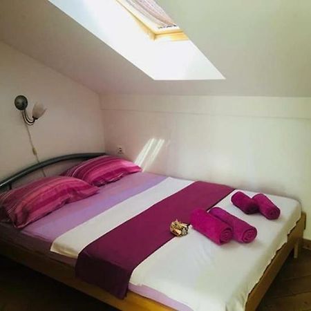 Apartmani Djura Selce Exterior photo