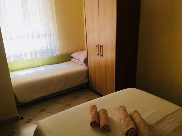 Apartmani Djura Selce Exterior photo